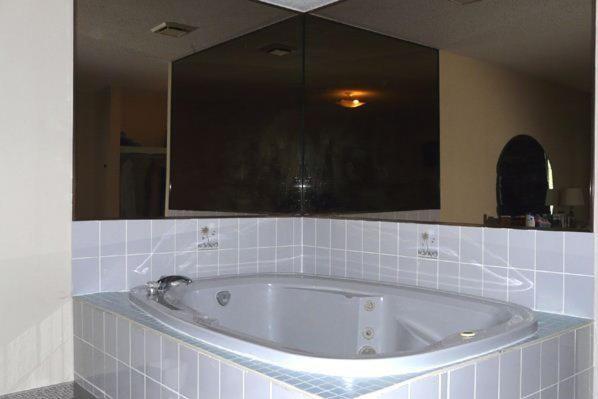 Tropicana Inn Niagarawatervallen Kamer foto